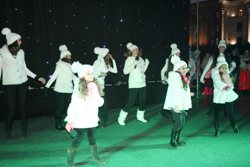 В Симферополе зажглась главная городская елка