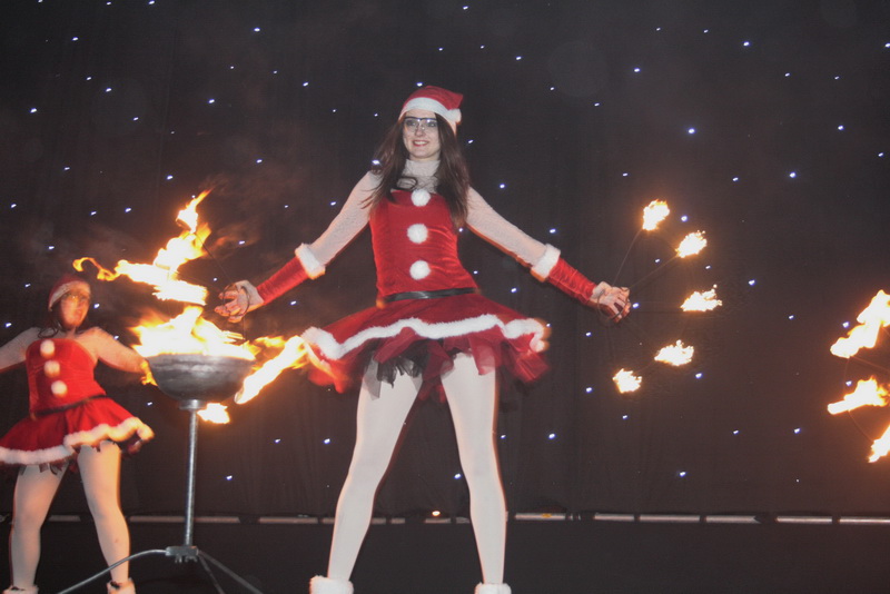 В Симферополе зажглась главная городская елка