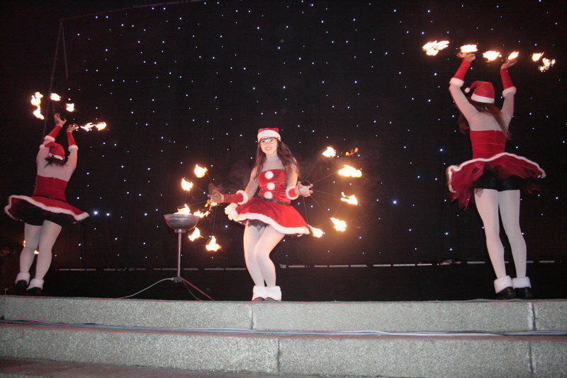 В Симферополе зажглась главная городская елка