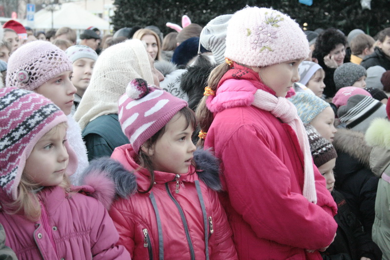В Симферополе зажглась главная городская елка