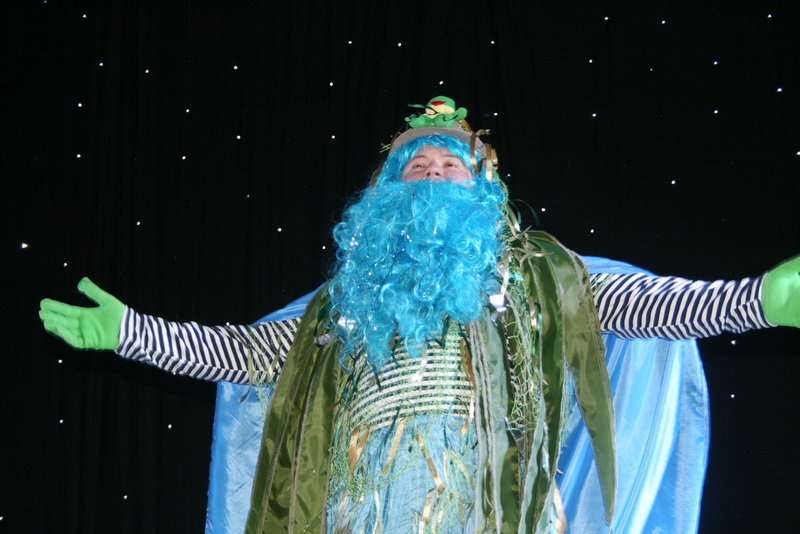 В Симферополе зажглась главная городская елка