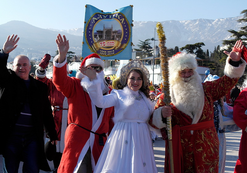В Ялте состоялся ежегодный «Мороз-парад»
