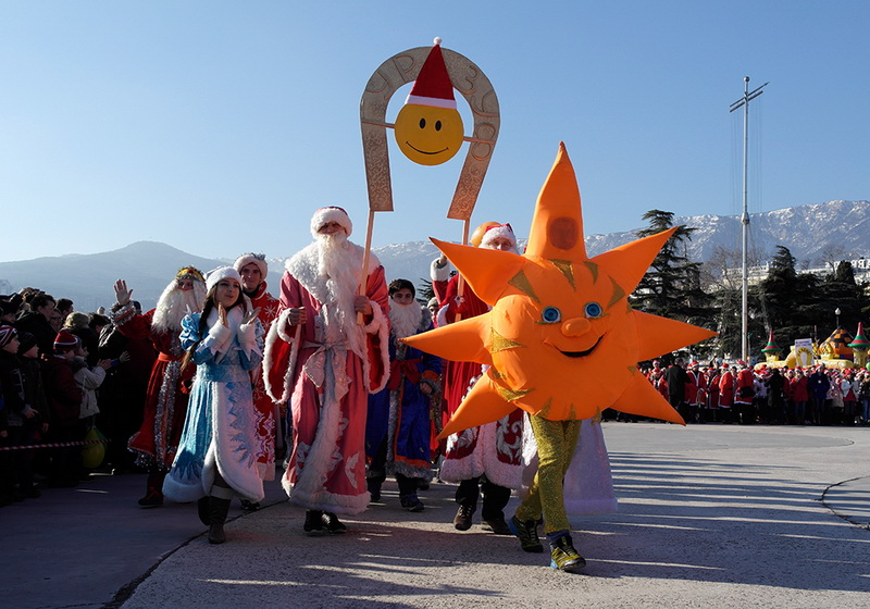 В Ялте состоялся ежегодный «Мороз-парад»