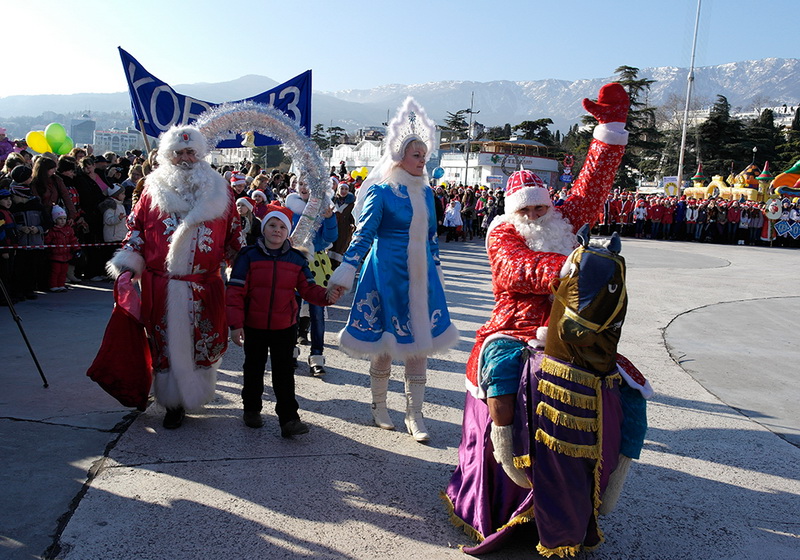 В Ялте состоялся ежегодный «Мороз-парад»
