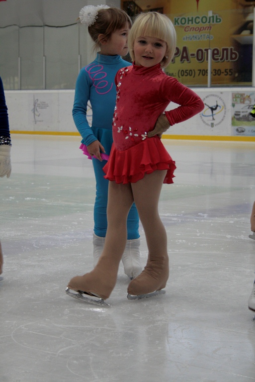 В Симферополе завершился новогодний турнир по фигурному катанию среди детей