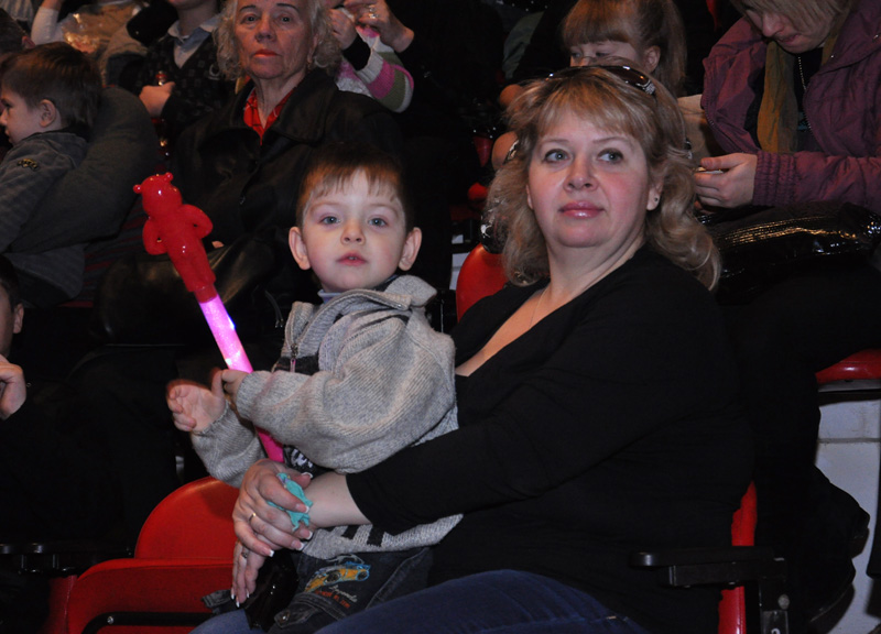 В симферопольском цирке открыли главную елку Крыма