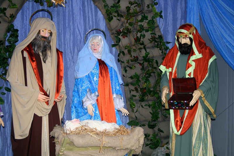 В Симферополе открыли Рождественский вертеп