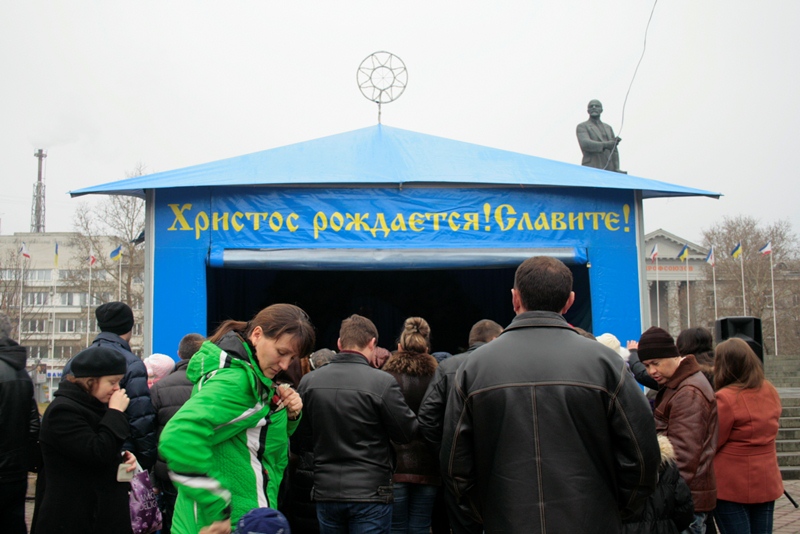 В Симферополе открыли Рождественский вертеп