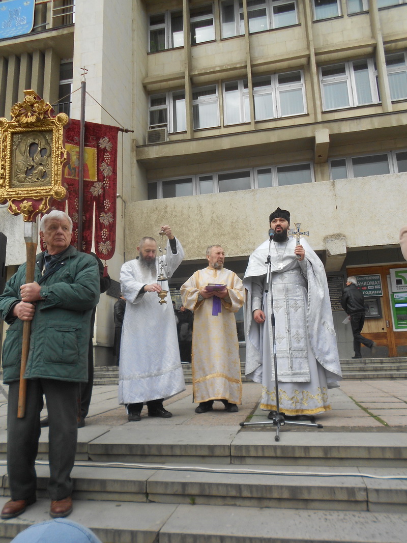 В Алуште прошел Рождественский крестный ход