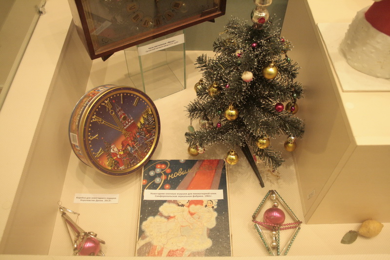 В музее истории Симферополя проходит новогодняя выставка