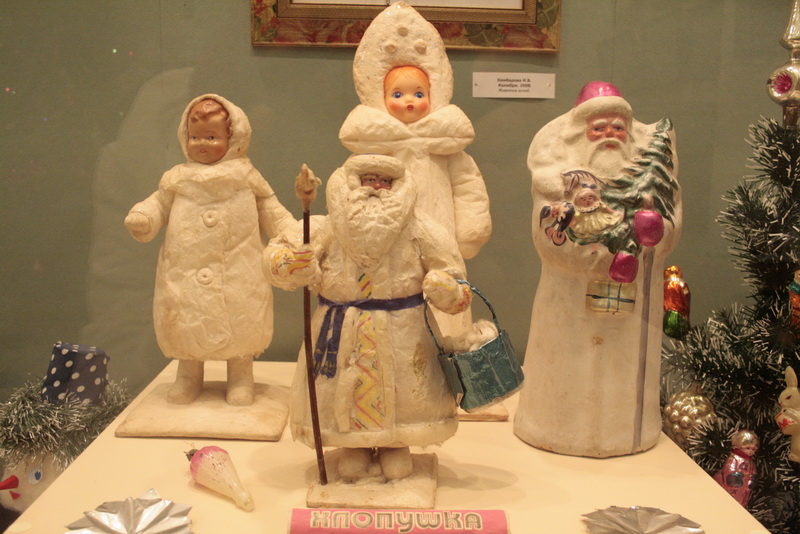 В музее истории Симферополя проходит новогодняя выставка