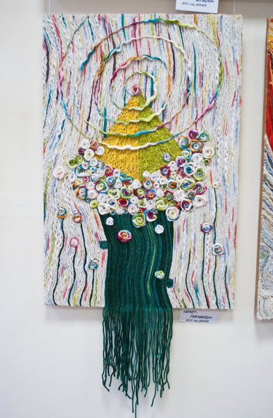 В Севастополе проходит выставка нетканого гобелена