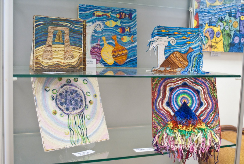 В Севастополе проходит выставка нетканого гобелена