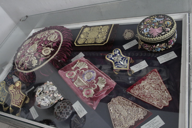 В Симферополе открылась выставка декоративного искусства 