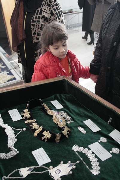 В Симферополе открылась выставка декоративного искусства 