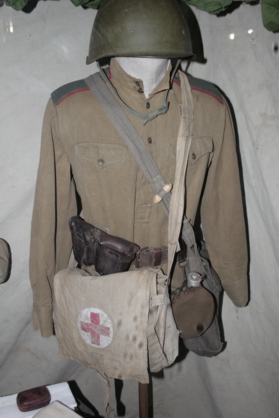 В Симферополе открыли выставку, посвященную фронтовым медикам