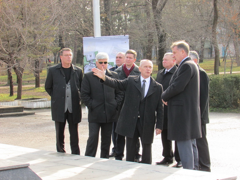 Власти Симферополя пообещали разобраться с долгостроями в парке Шевченко