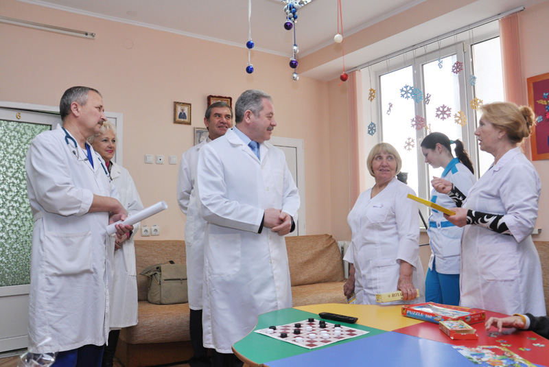 Детской больнице в Крыму передали лекарства, приобретенные за благотворительные средства