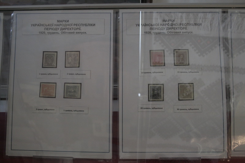 В Симферополе открылась выставка ко Дню Соборности Украины