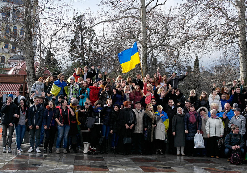 Ялтинцы объединились в живую цепь