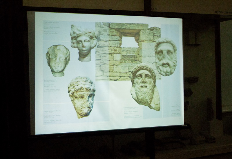 В Севастополе презентовали фотоальбом о Херсонесе