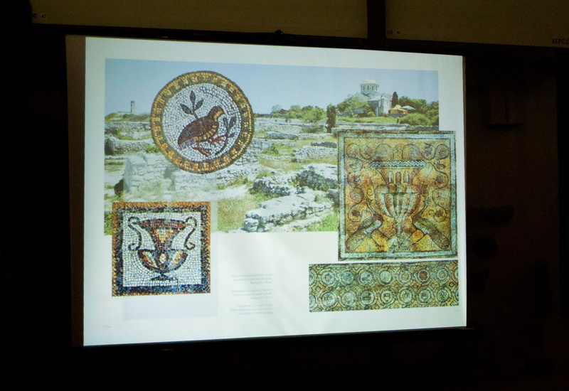 В Севастополе презентовали фотоальбом о Херсонесе