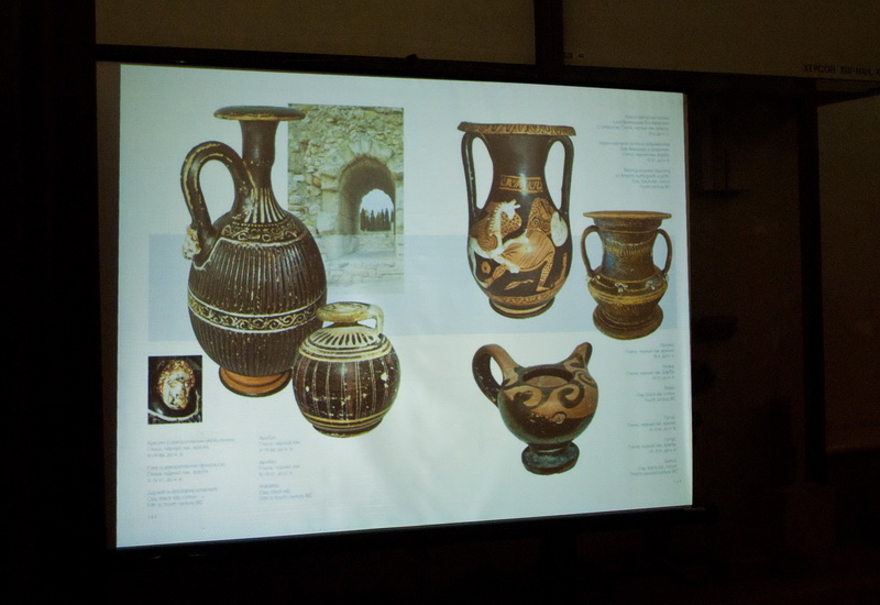 В Севастополе презентовали фотоальбом о Херсонесе