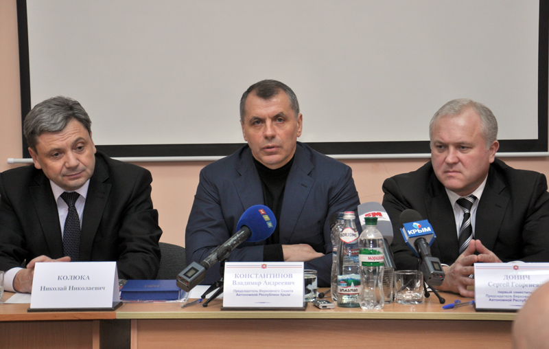 Члены Президиума Верховной Рады АРК пообщались с крымскими студентами-юристами