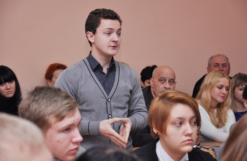 Члены Президиума Верховной Рады АРК пообщались с крымскими студентами-юристами