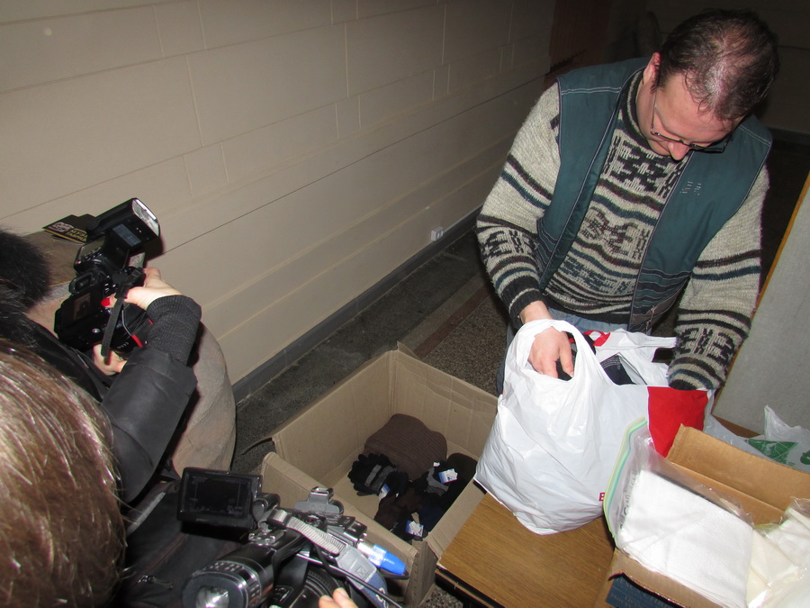 Из Симферополя в Киев отправили вещи и еду для крымских солдат и бойцов «Беркута»