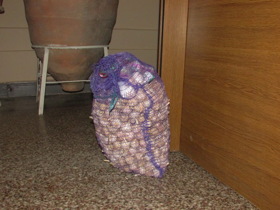 Из Симферополя в Киев отправили вещи и еду для крымских солдат и бойцов «Беркута»