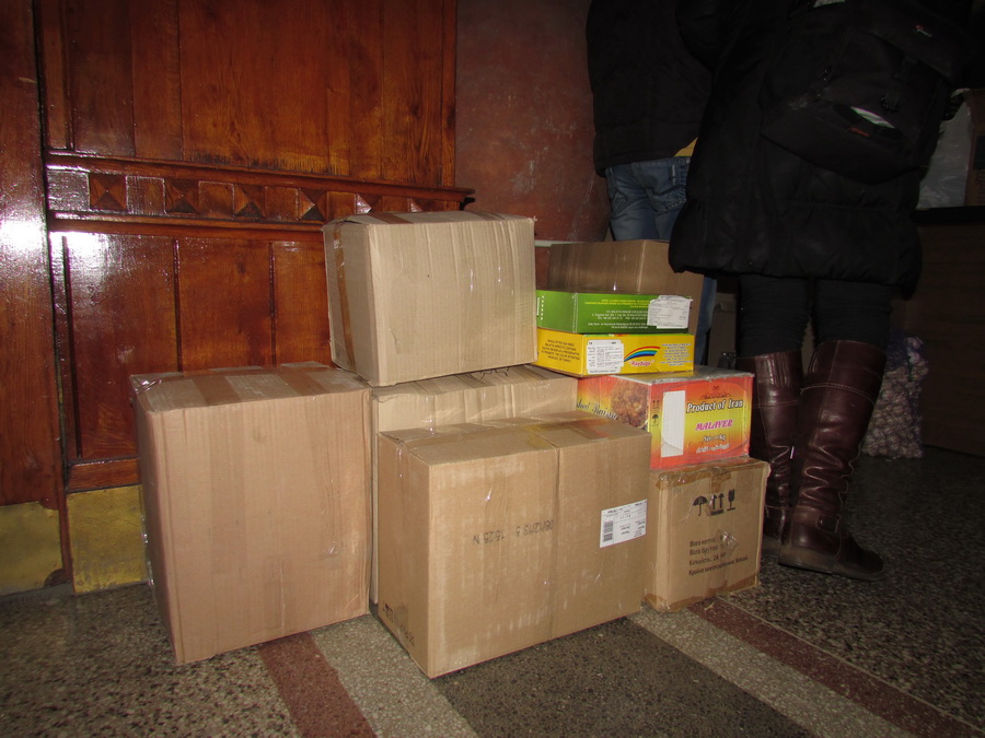 Из Симферополя в Киев отправили вещи и еду для крымских солдат и бойцов «Беркута»