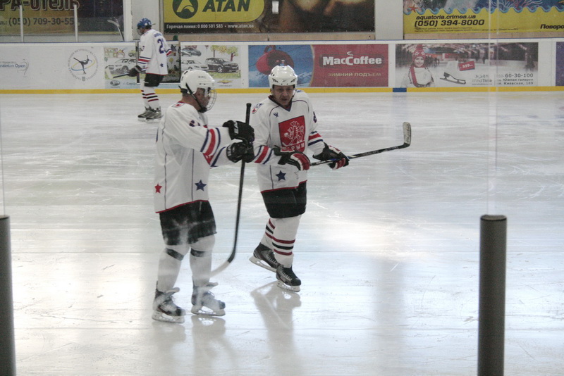 В Симферополе прошел первый матч крымской хоккейной лиги