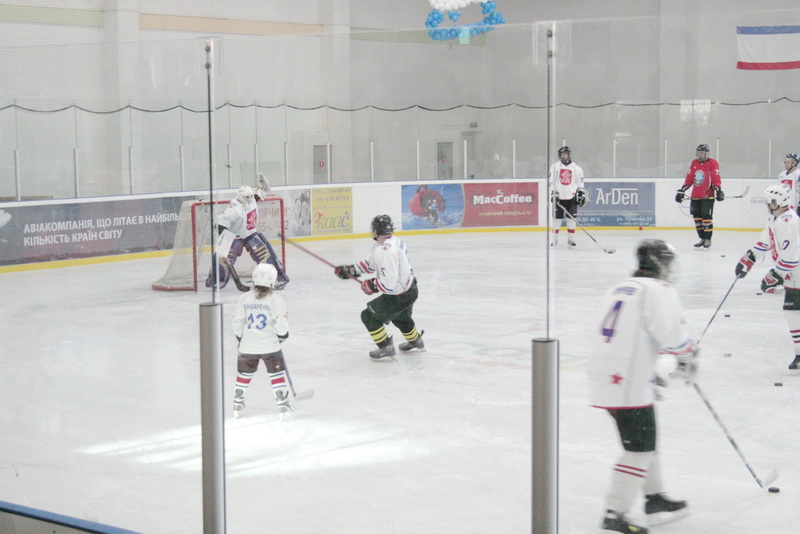 В Симферополе прошел первый матч крымской хоккейной лиги