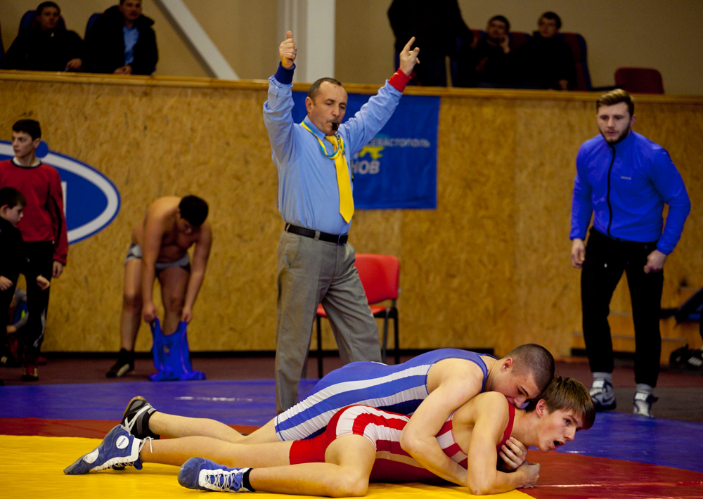В Севастополе проходит турнир по вольной борьбе