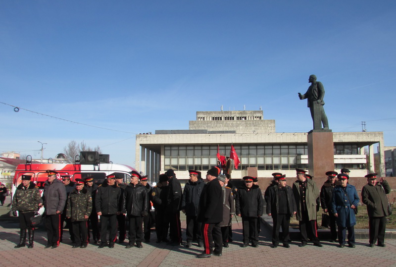 В Симферополе прошла акция против беспорядков в Киеве