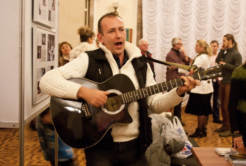 В Севастополе провели концерт памяти Высоцкого