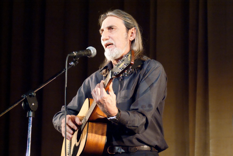 В Севастополе провели концерт памяти Высоцкого