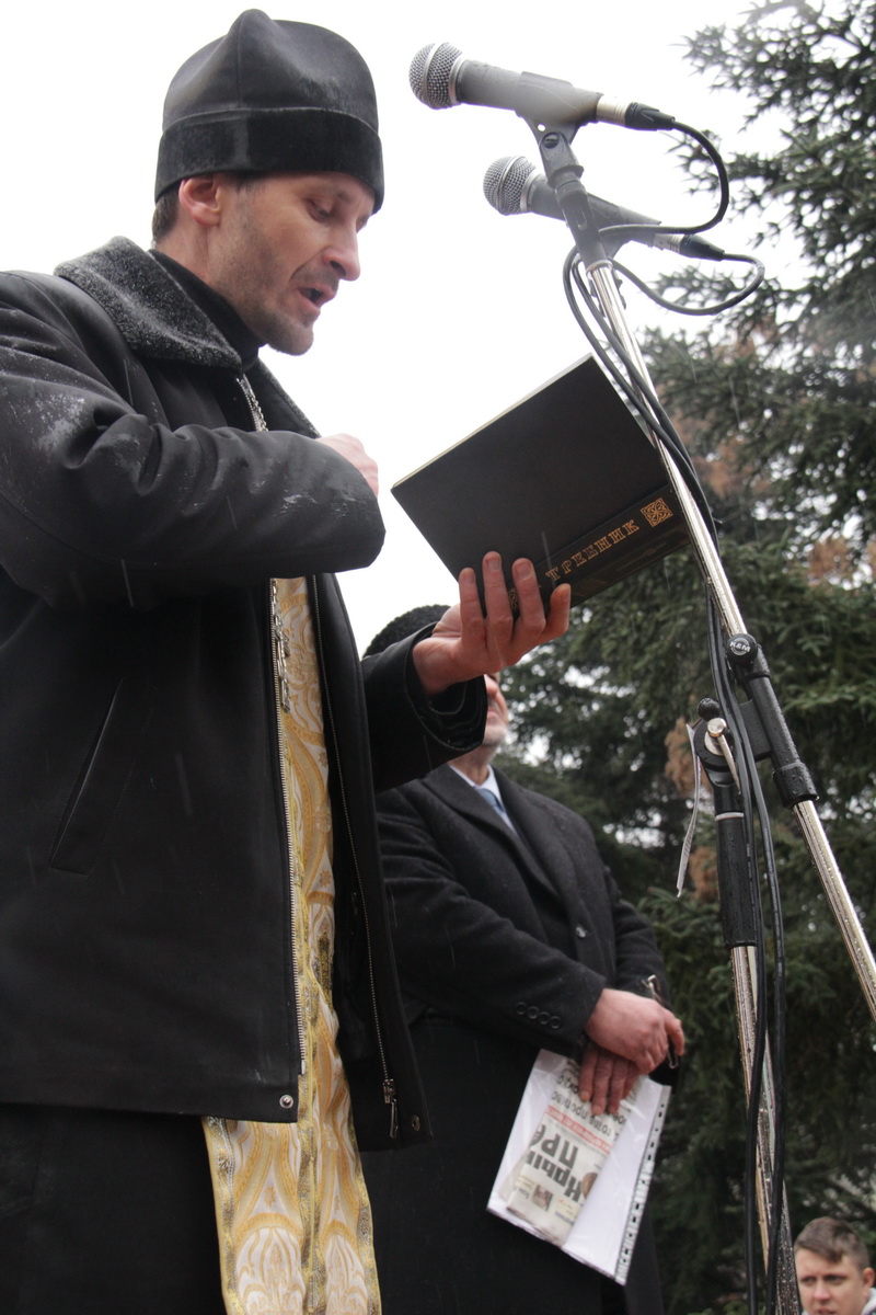 Крымские татары провели митинг в Симферополе 