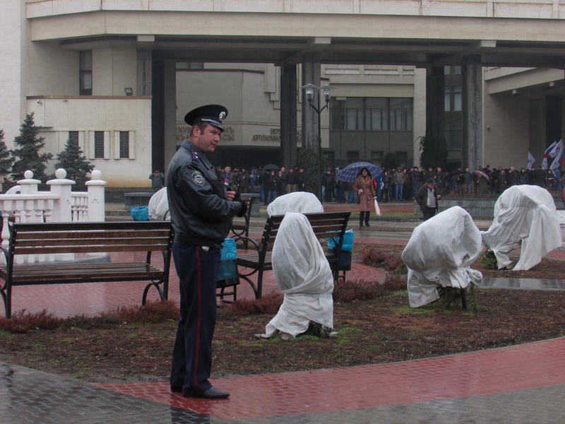 Возле Верховной Рады АРК прошел митинг в поддержку власти
