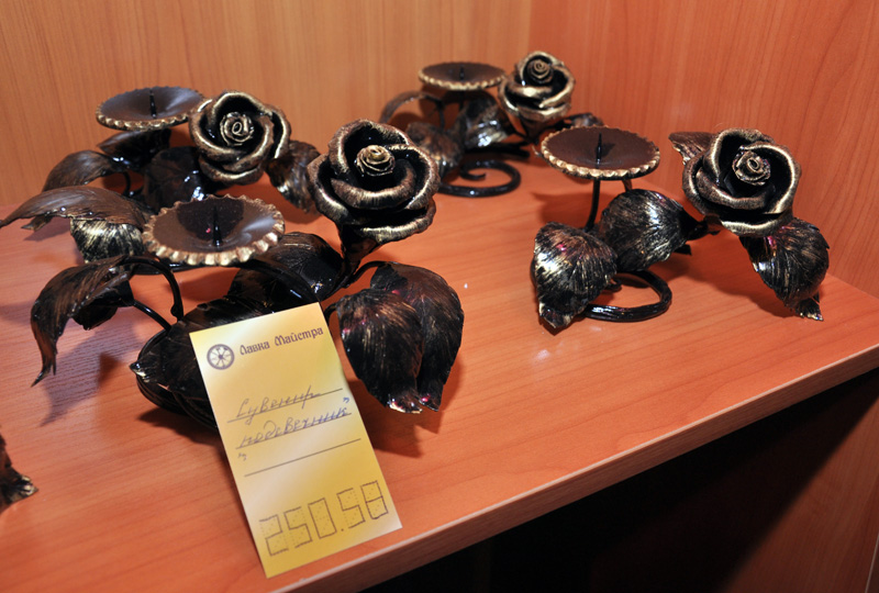 При исправительной колонии в Симферополе открылась лавка сувениров