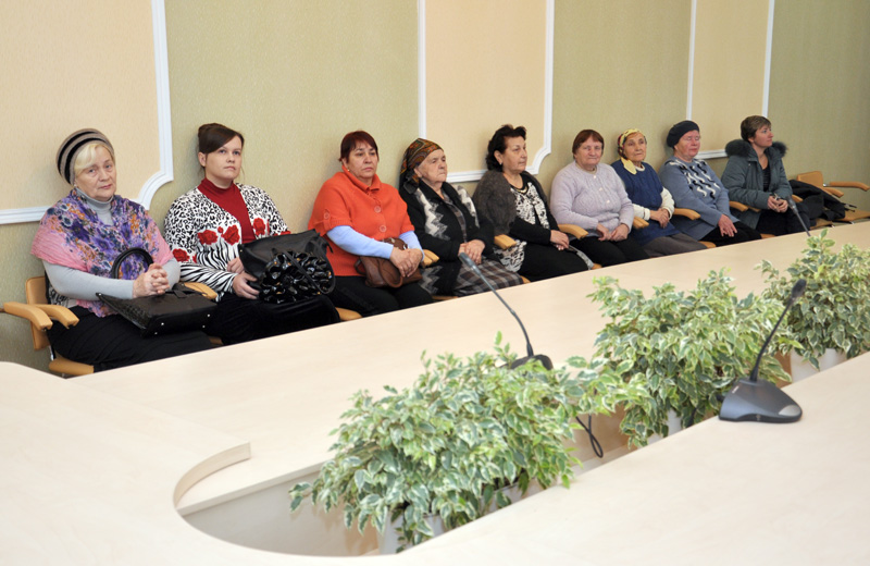 В Крыму 20 многодетных крымчанок получили звания «Мать-героиня»