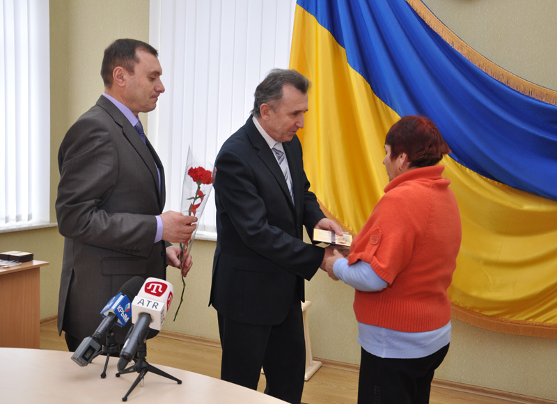 В Крыму 20 многодетных крымчанок получили звания «Мать-героиня»