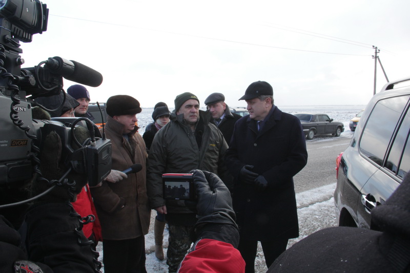 Крымский премьер осмотрел ход восстановительных работ в Сакском районе