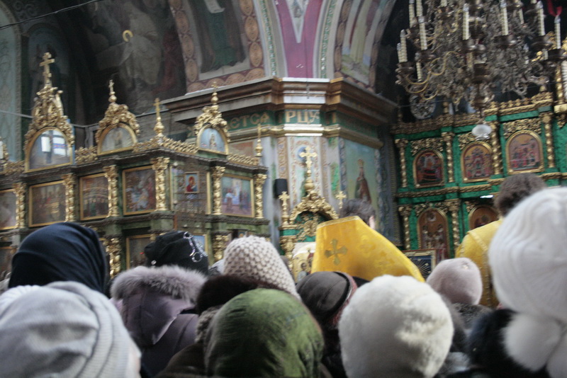 В Симферополе тысячи паломников приходят поклониться Дарам волхвов