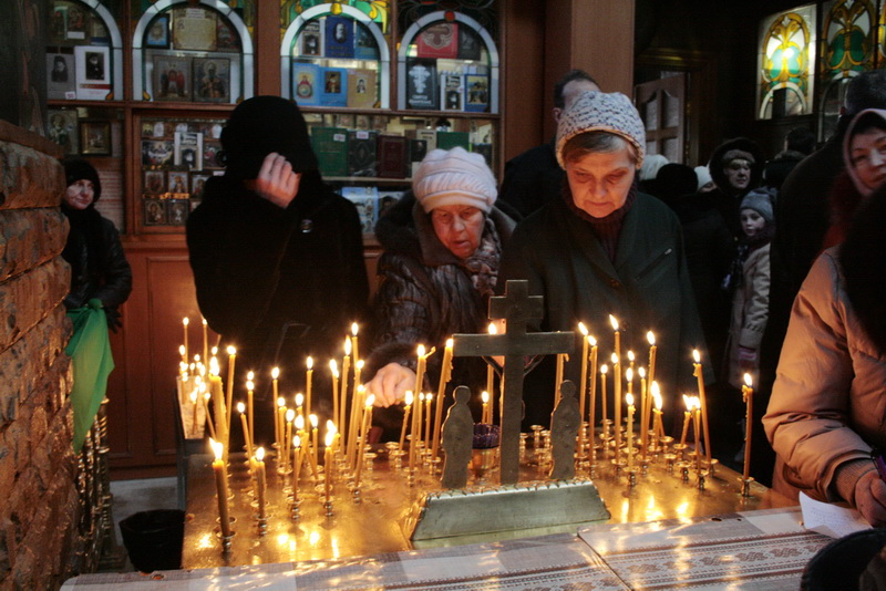 В Симферополе тысячи паломников приходят поклониться Дарам волхвов
