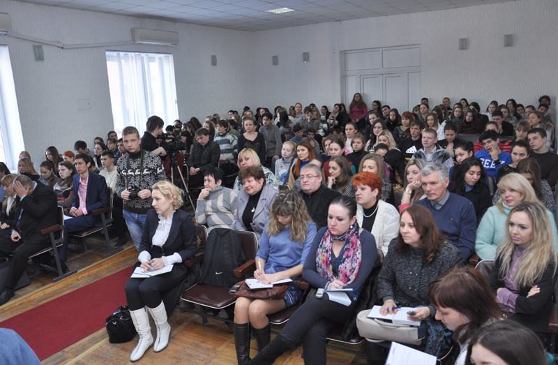Члены Президиума Крыма встретились со студентами университета культуры в Симферополе 