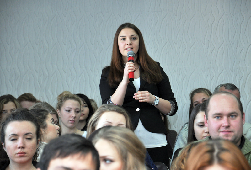 Члены Президиума Крыма встретились со студентами университета культуры в Симферополе 