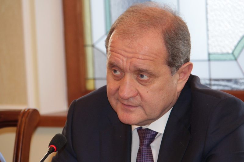 Крымский премьер встретился с творческой интеллигенцией АРК