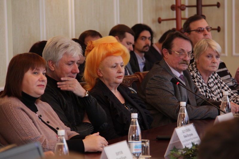 Крымский премьер встретился с творческой интеллигенцией АРК